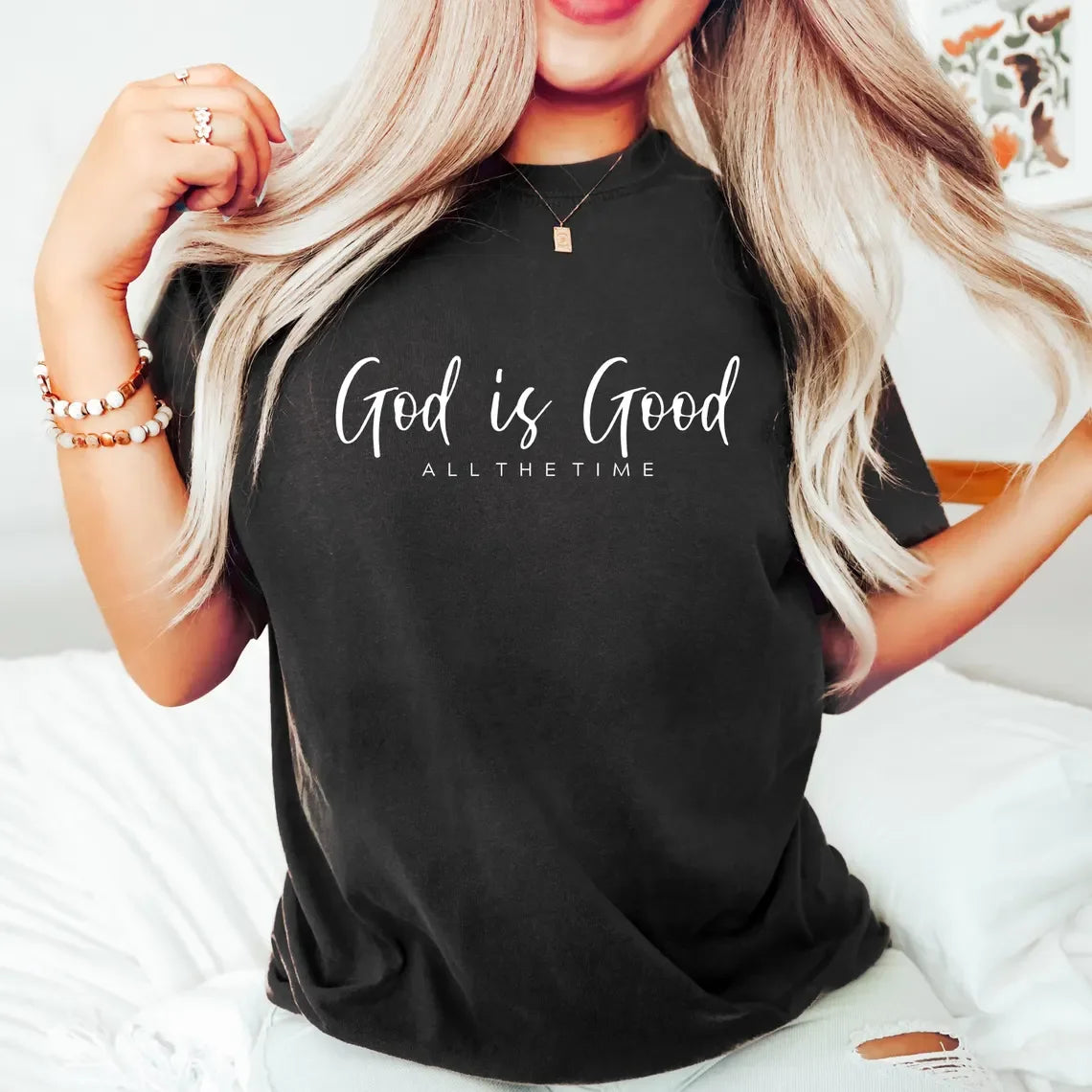 Tricou creștin cu mesaj „God Is Good”